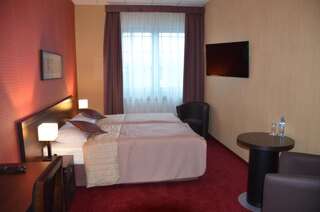 Отель Hotel Pik Миколув Двухместный номер с 1 кроватью или 2 отдельными кроватями-5