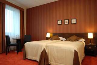 Отель Hotel Pik Миколув Двухместный номер с 1 кроватью или 2 отдельными кроватями-6