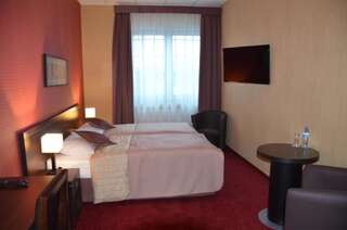 Отель Hotel Pik Миколув Двухместный номер с 1 кроватью или 2 отдельными кроватями-15